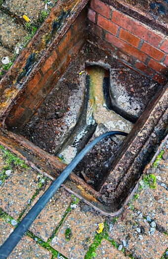 https://blockeddrainsmirrabooka.com.au/uploads/2025/07/hero-blocked-sewers-67191.jpg